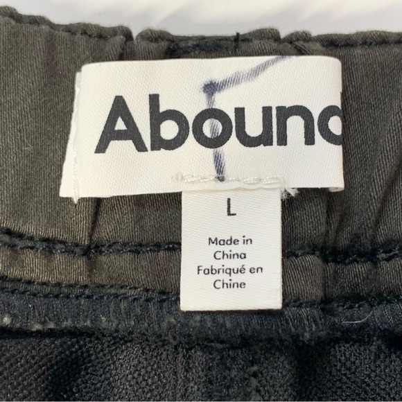 Abound Solid Stretch Shorts in Black Raven - Picture 3 of 5